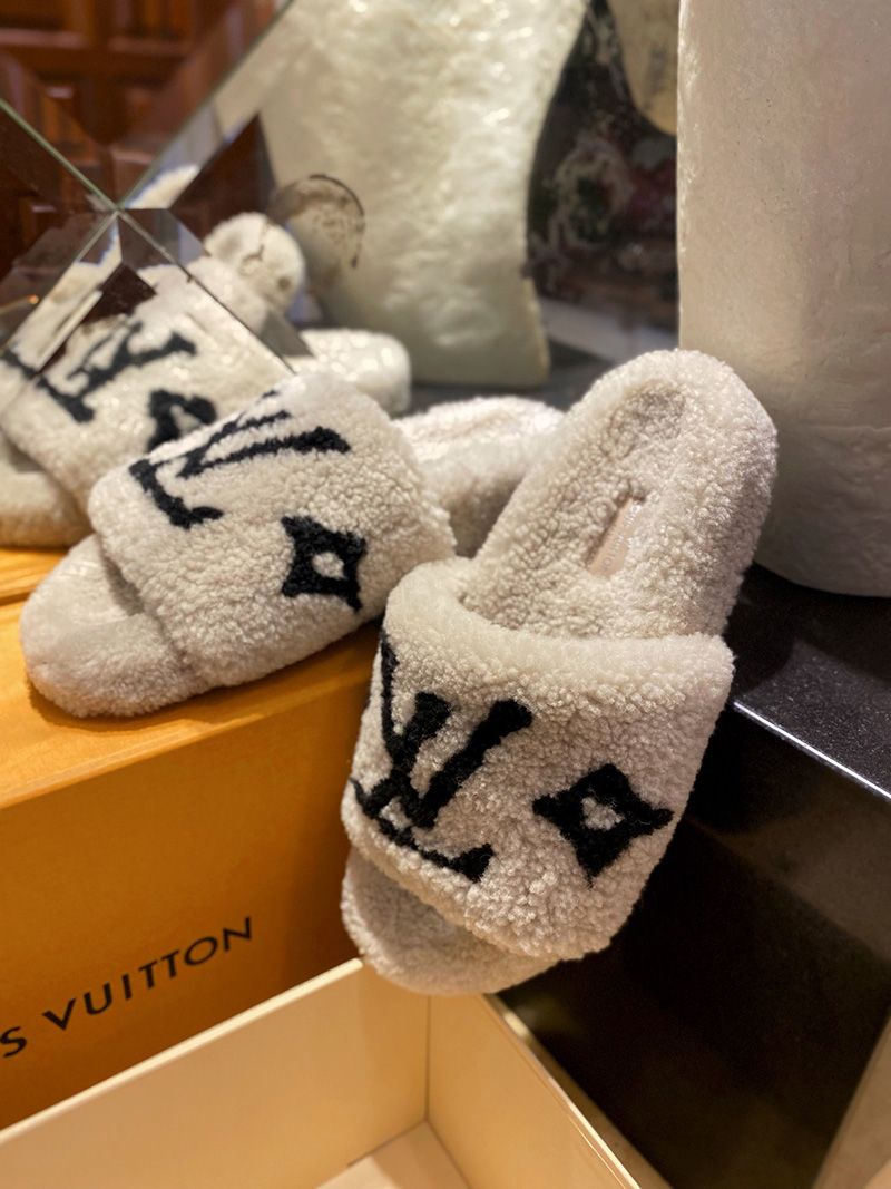 LV Wmns Slipper 130