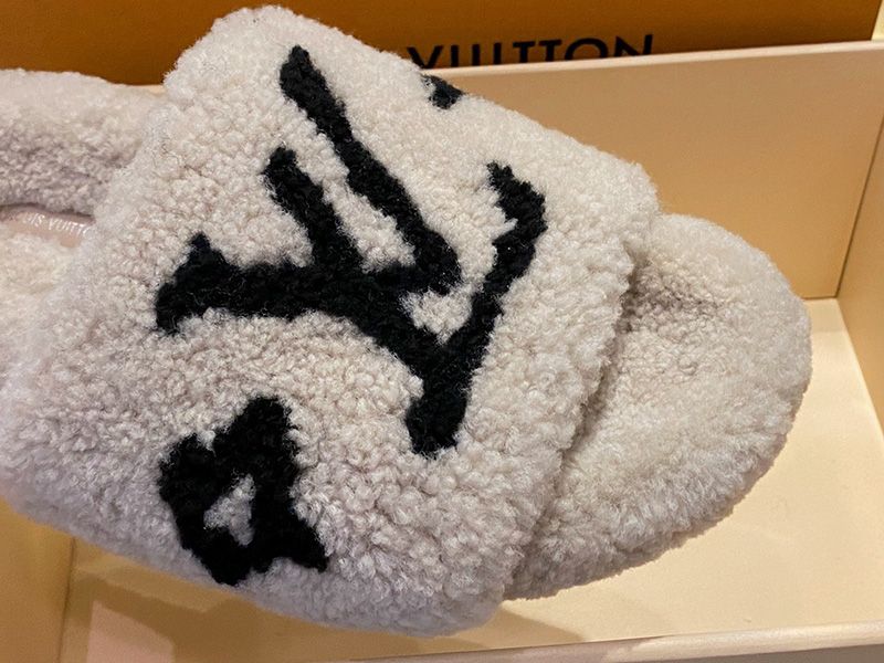 LV Wmns Slipper 130