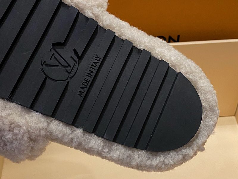 LV Wmns Slipper 130