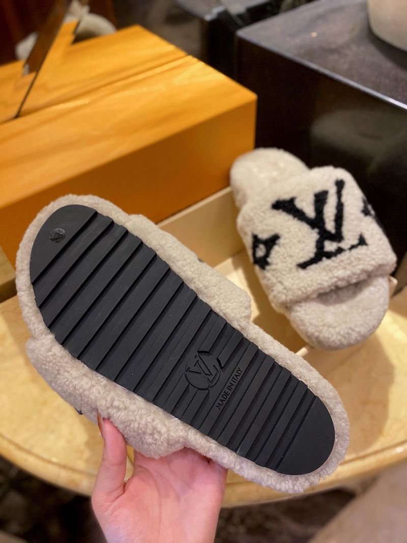LV Wmns Slipper 130