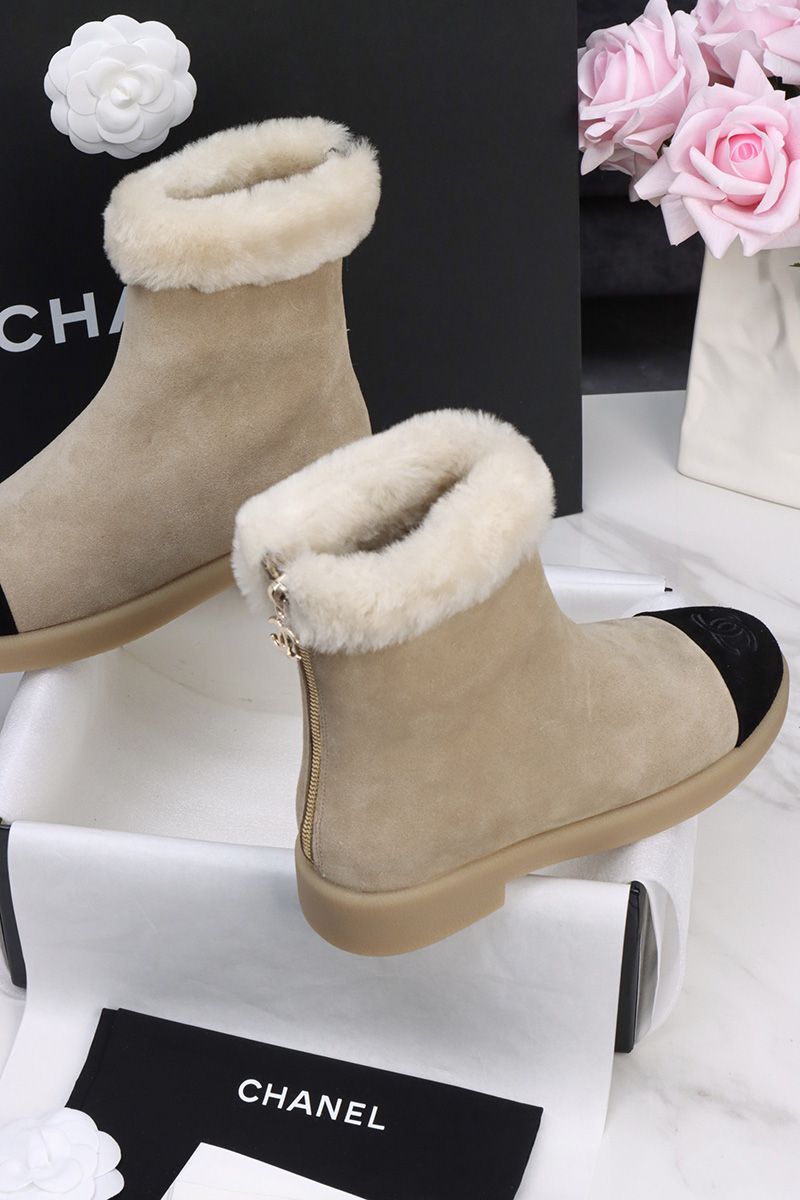 Chanel 25 Boots 052