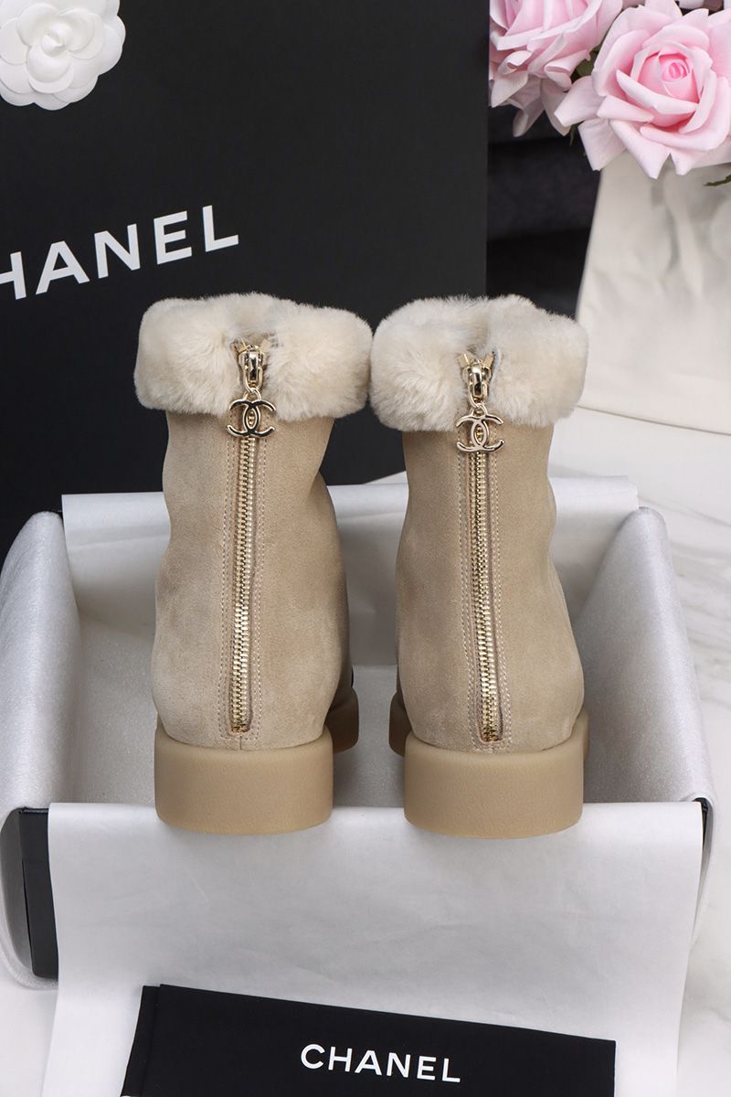 Chanel 25 Boots 052