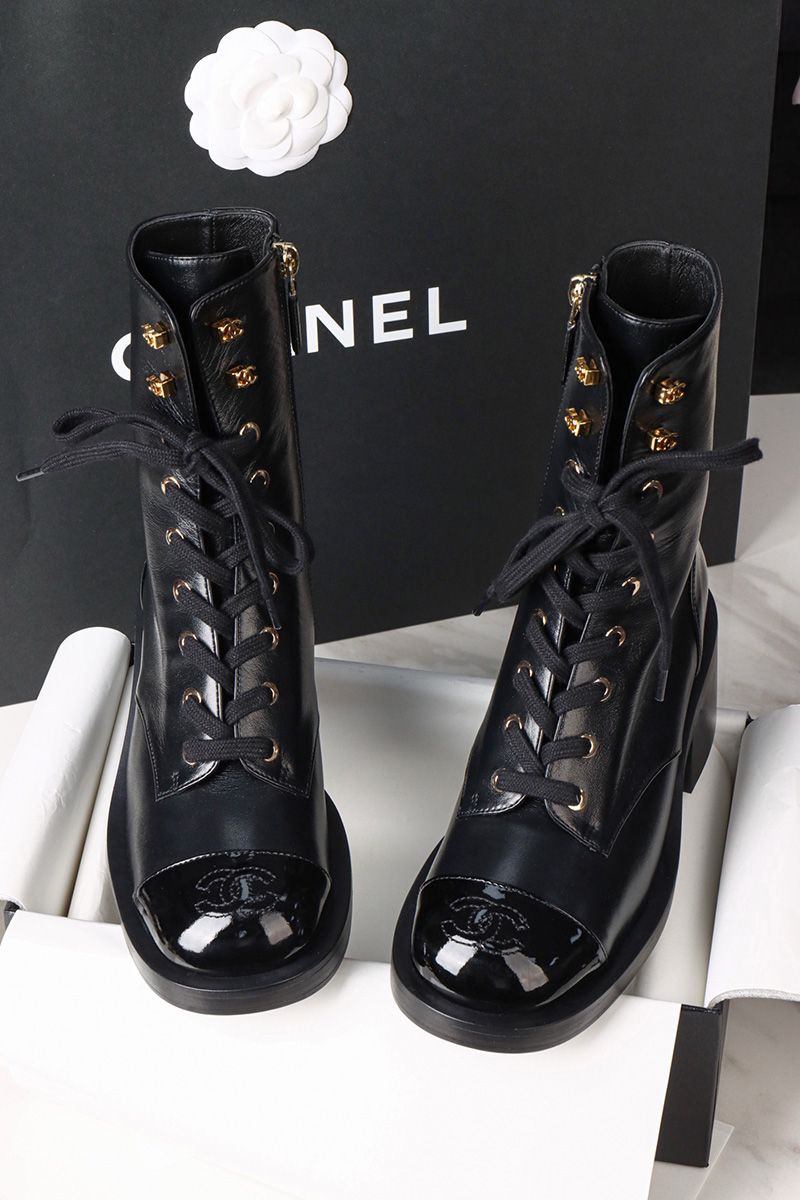 Chanel 25A Boots 053