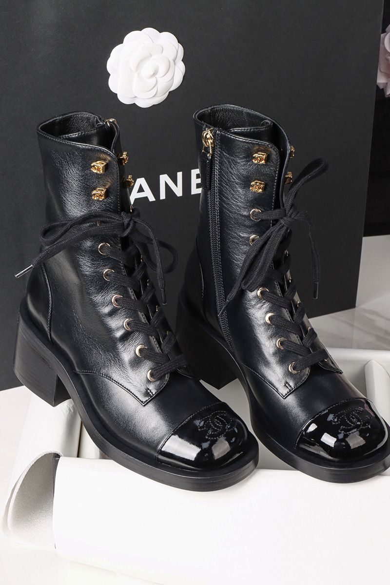 Chanel 25A Boots 053