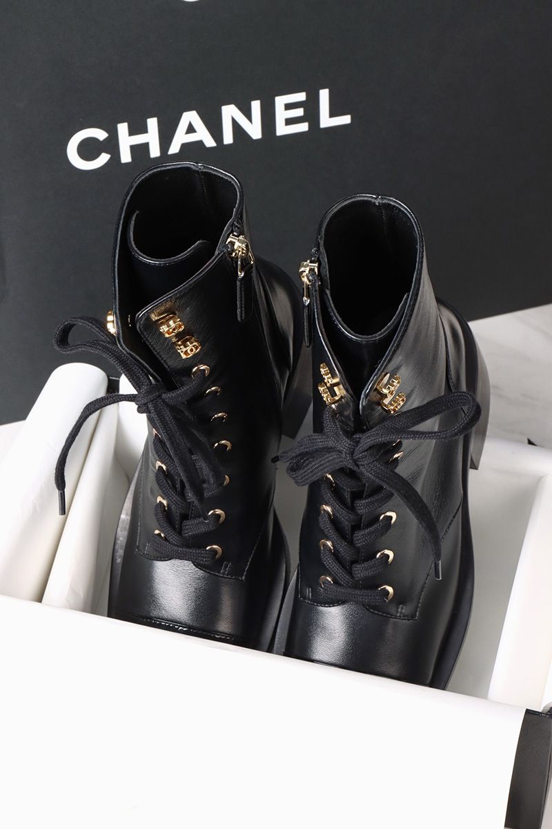 Chanel 25A Boots 053