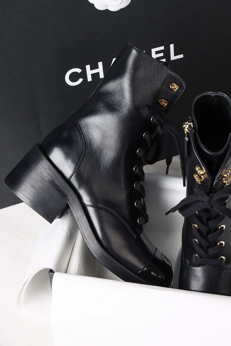 Chanel 25A Boots 053