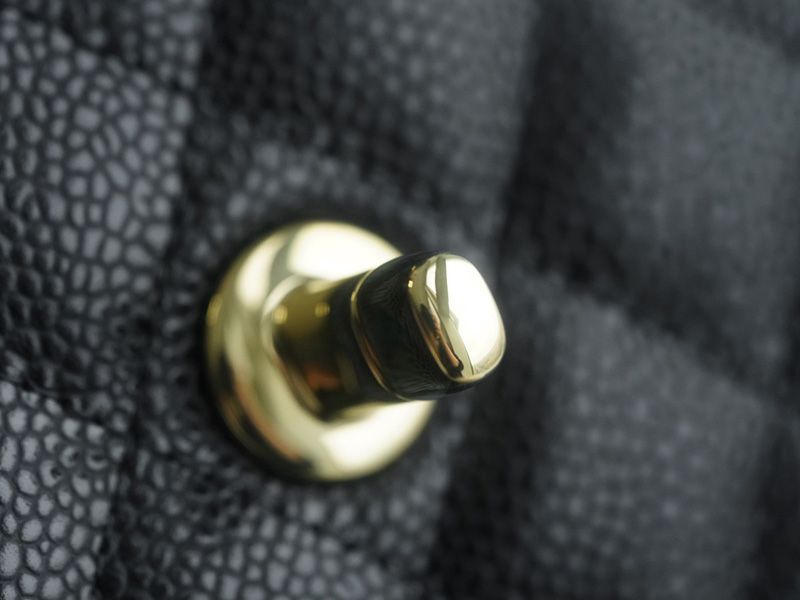 Chanel Classic Flap 23CM Golden