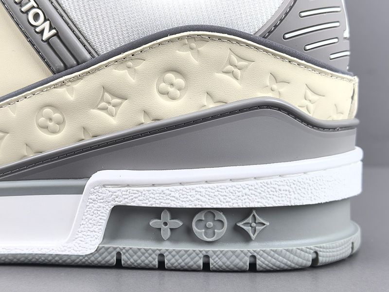 LV Trainer Sneaker 131