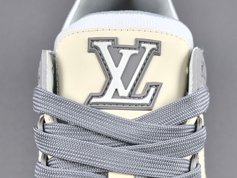 LV Trainer Sneaker 131