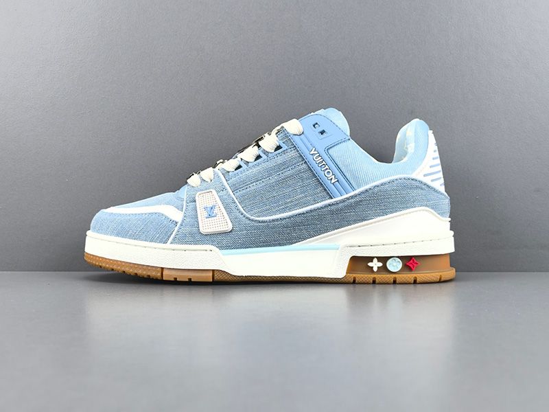 LV Trainer Sneaker 132
