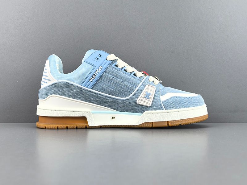 LV Trainer Sneaker 132
