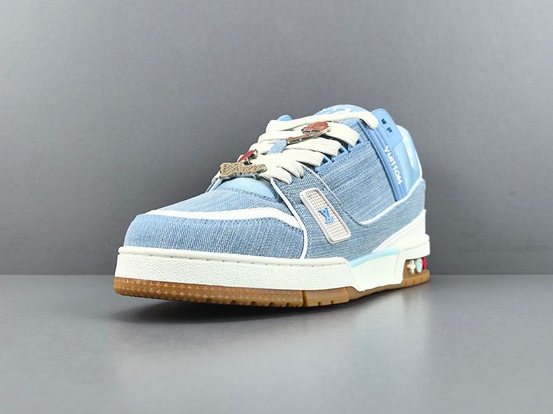LV Trainer Sneaker 132