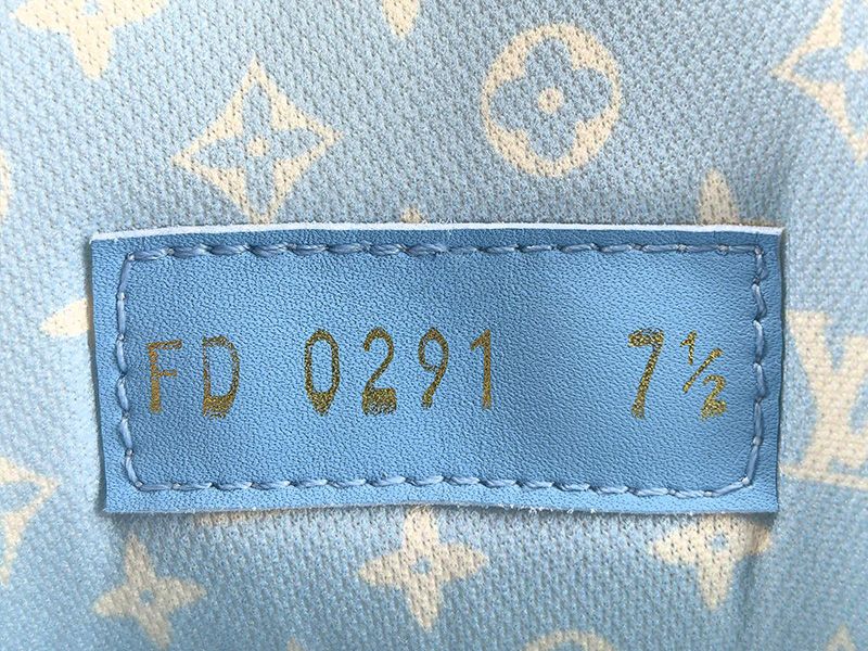 LV Trainer Sneaker 132