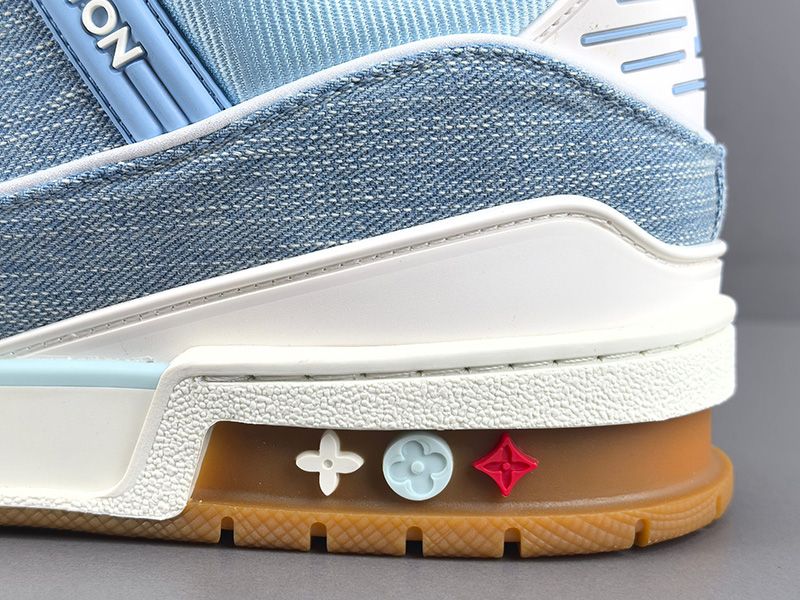 LV Trainer Sneaker 132