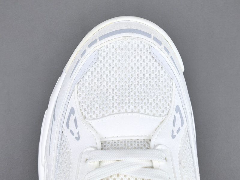 LV Trainer Sneaker 133
