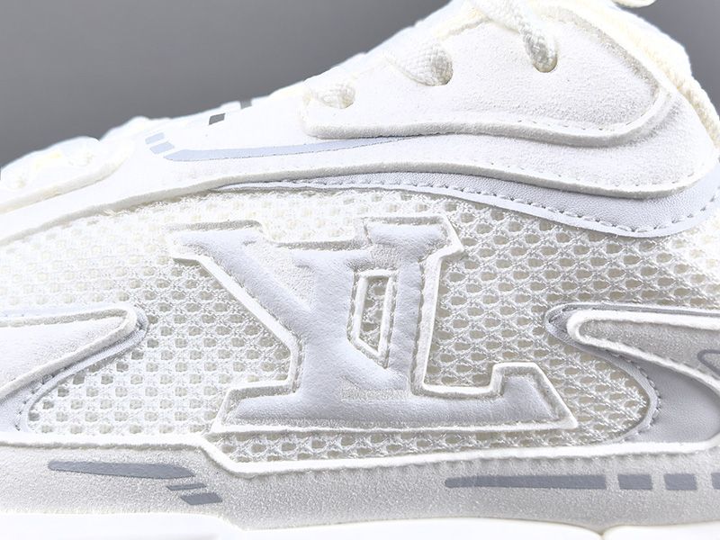 LV Trainer Sneaker 133
