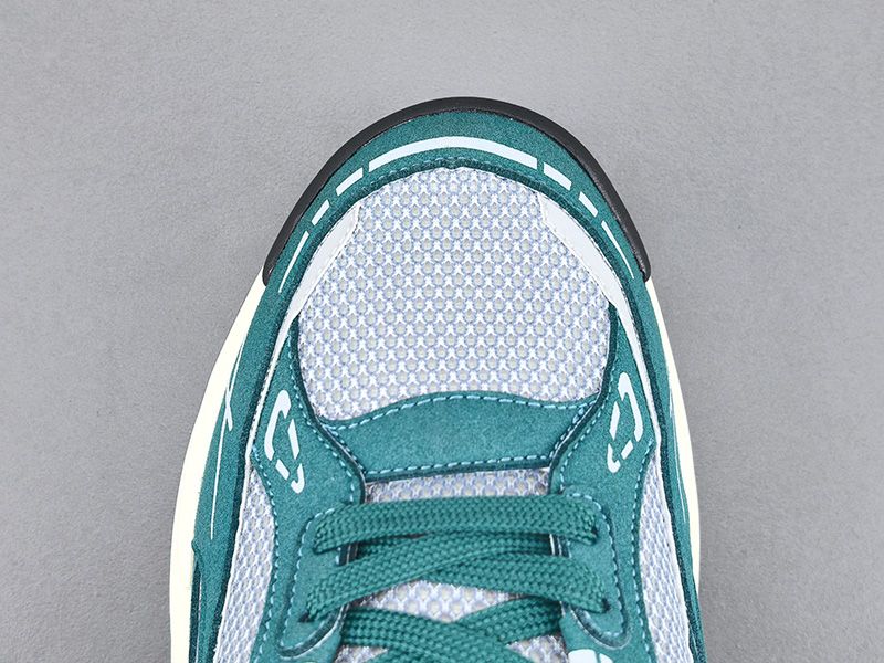 LV Trainer Sneaker 134