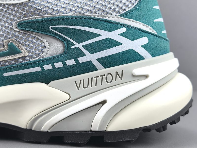 LV Trainer Sneaker 134