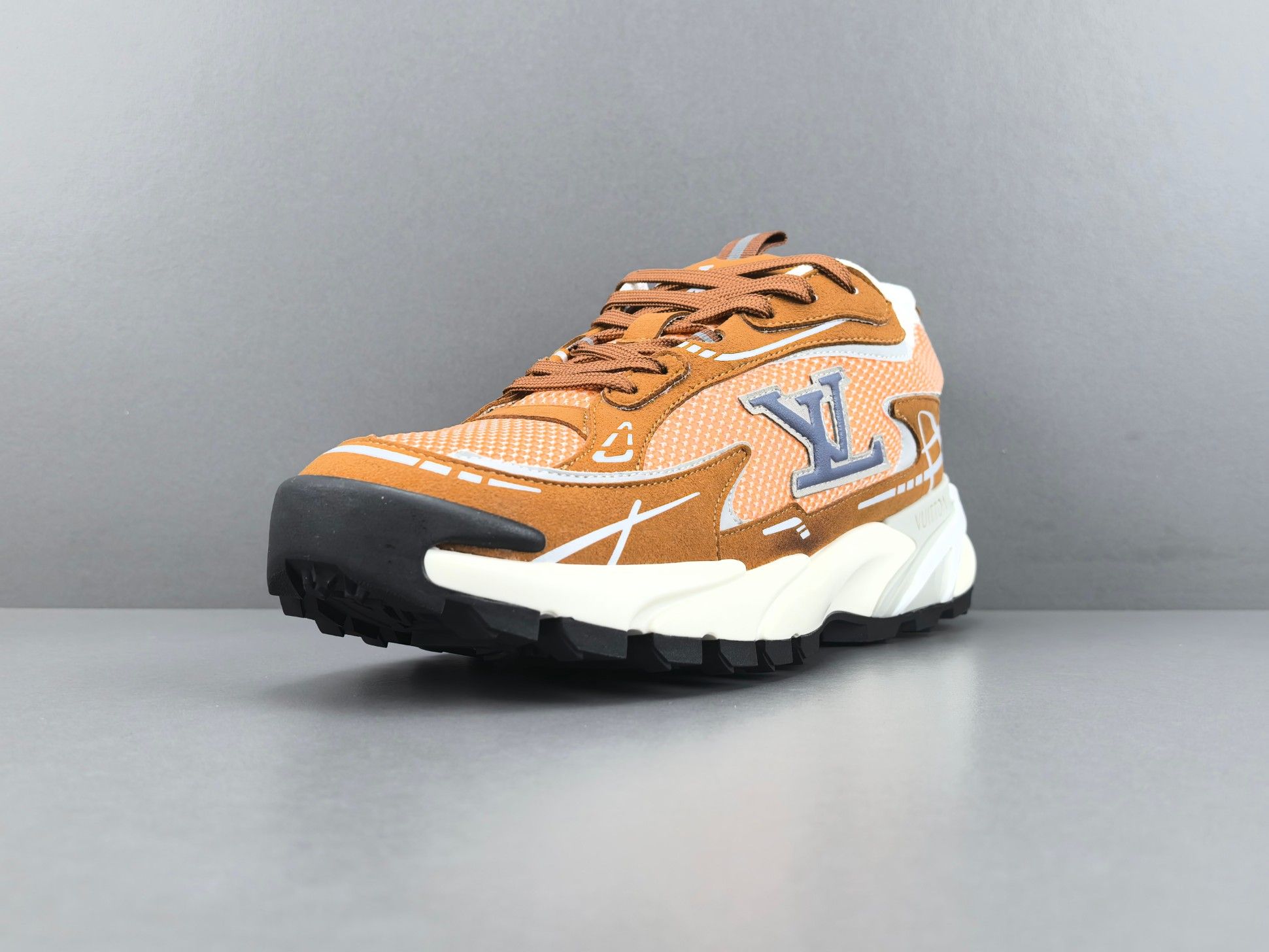 LV Trainer Sneaker 135