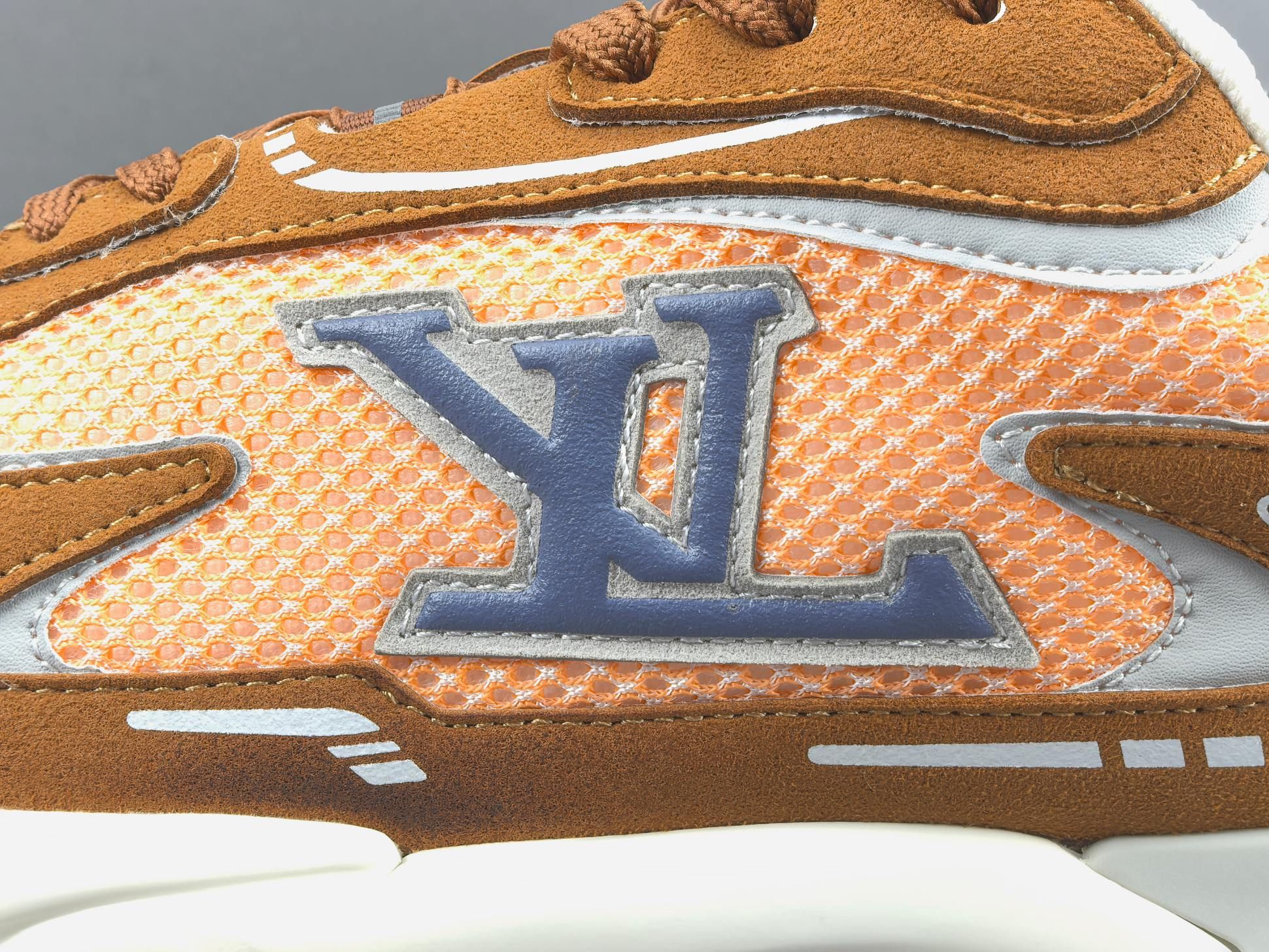 LV Trainer Sneaker 135