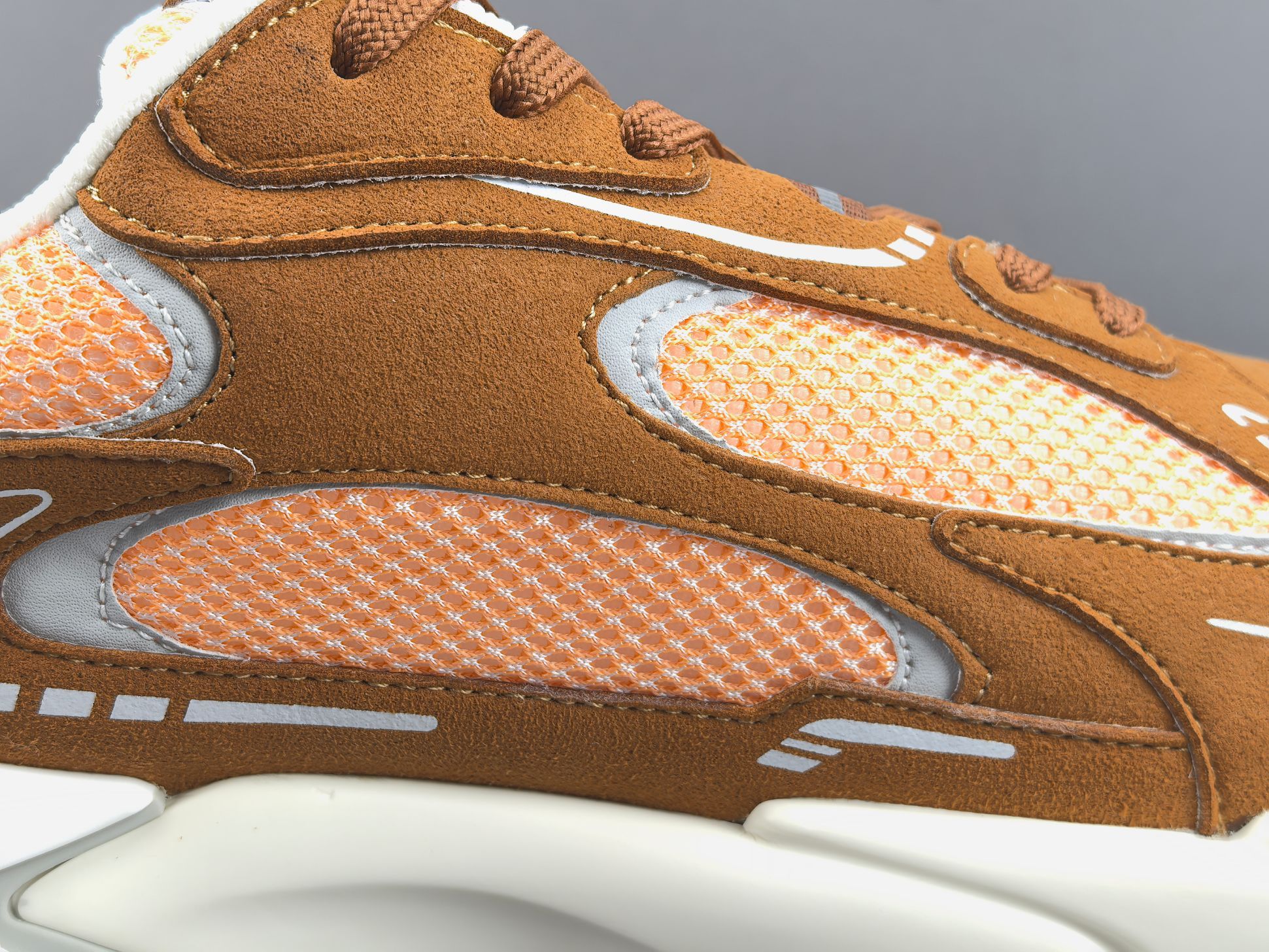 LV Trainer Sneaker 135