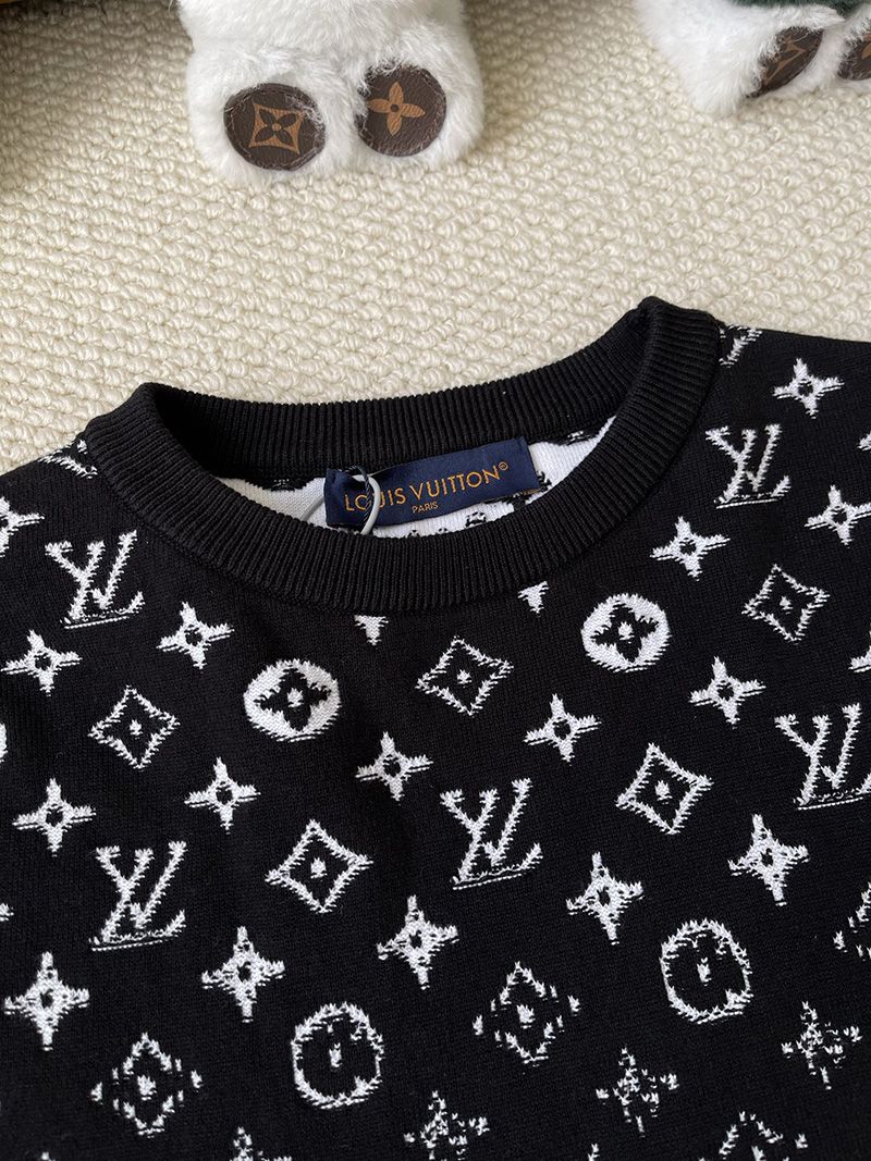 LV Longsleeve Shirt 099