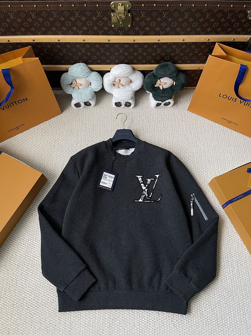 LV Longsleeve Shirt 098
