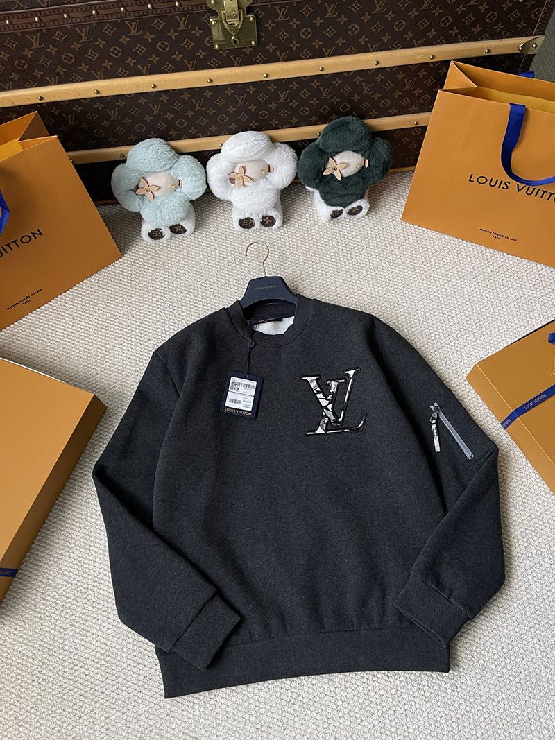 LV Longsleeve Shirt 098