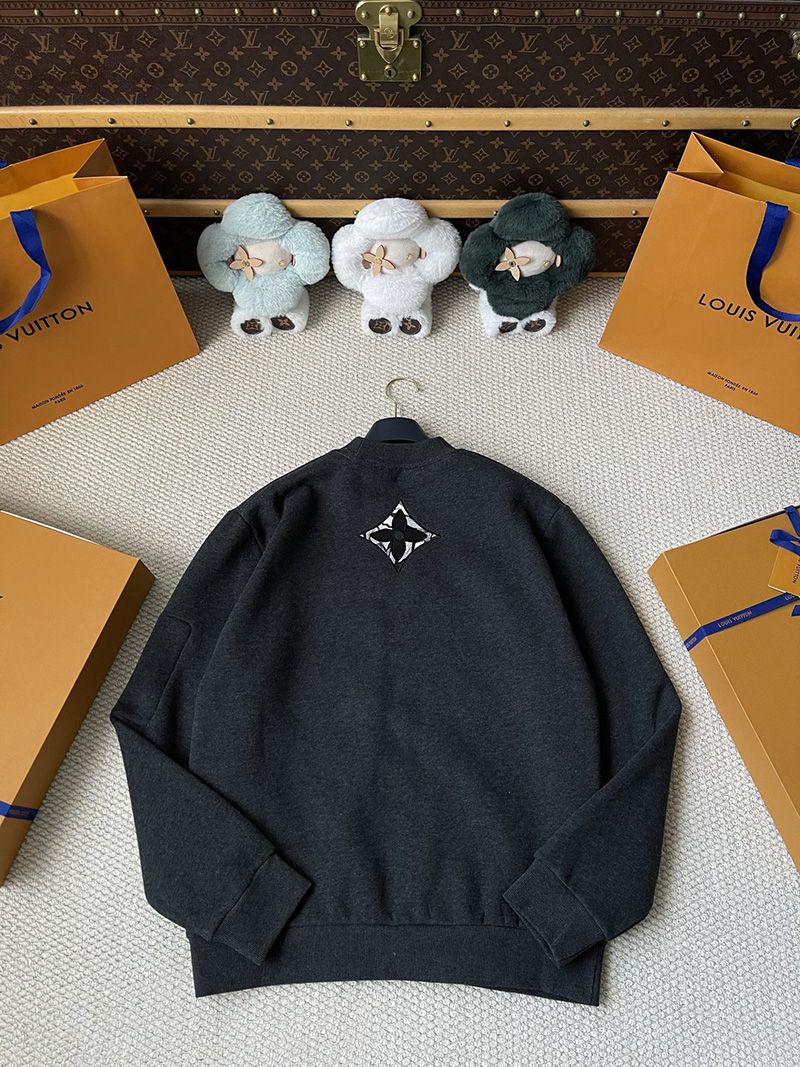 LV Longsleeve Shirt 098