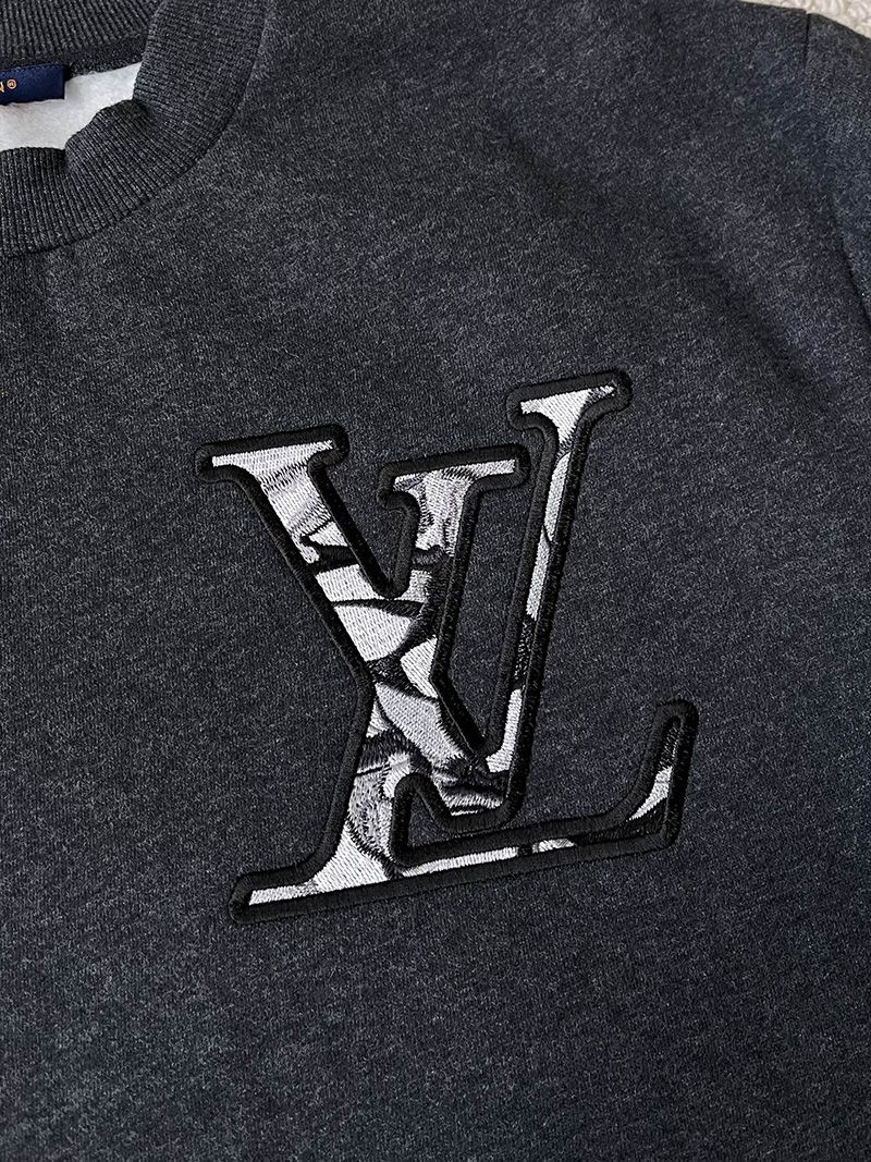 LV Longsleeve Shirt 098