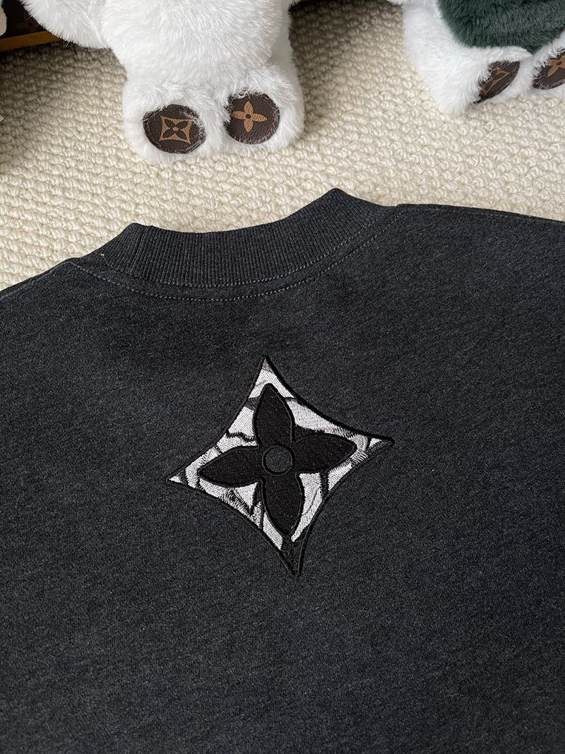LV Longsleeve Shirt 098