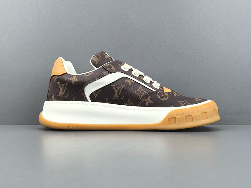 LV Trainer Sneaker 136