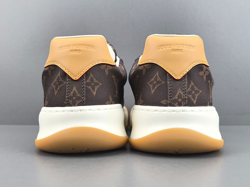 LV Trainer Sneaker 136