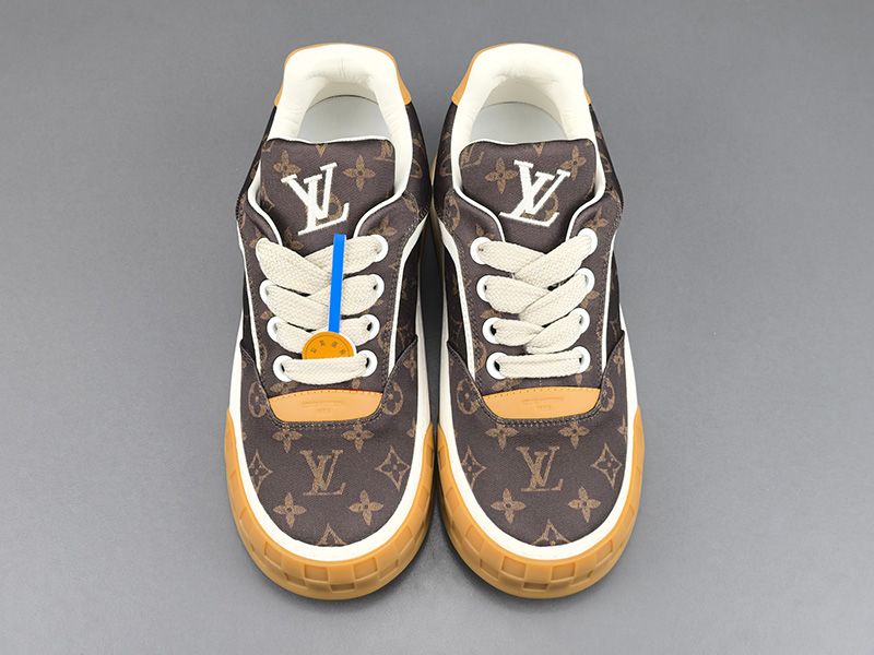 LV Trainer Sneaker 136