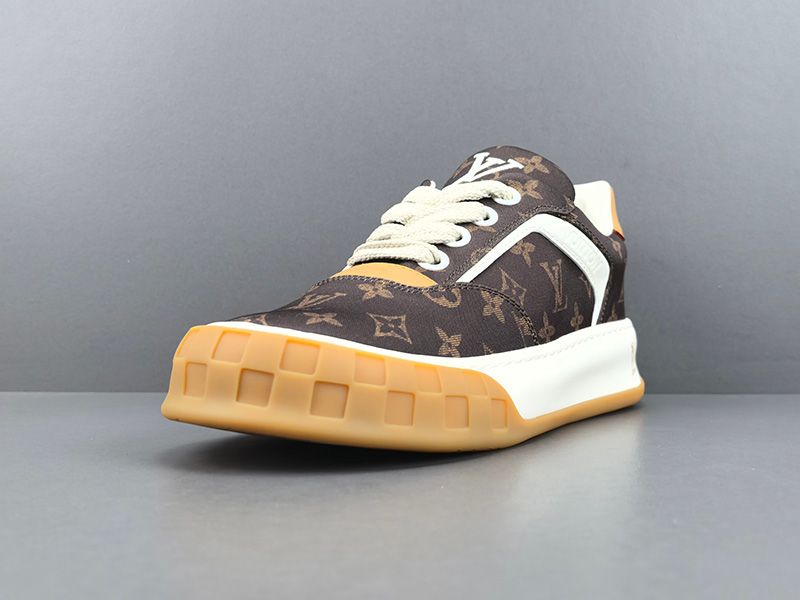 LV Trainer Sneaker 136