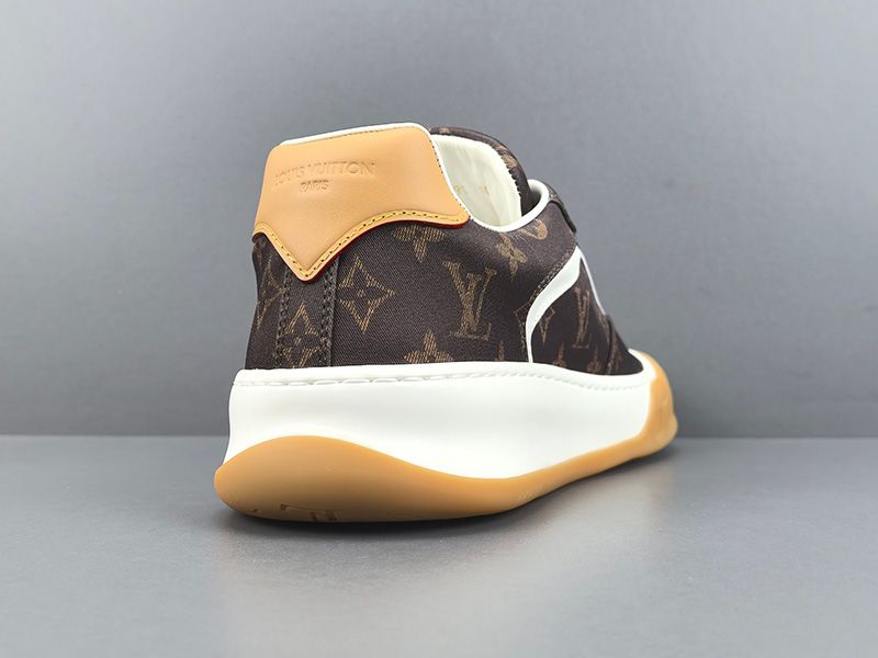 LV Trainer Sneaker 136
