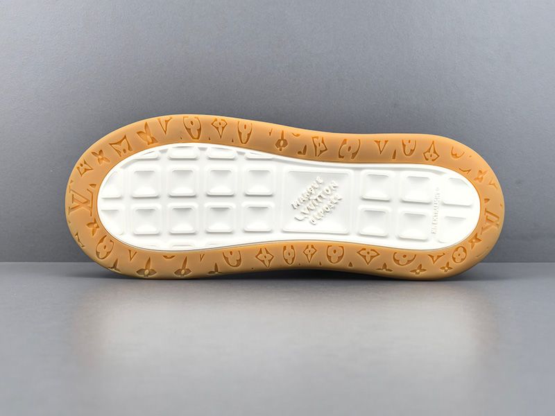 LV Trainer Sneaker 136
