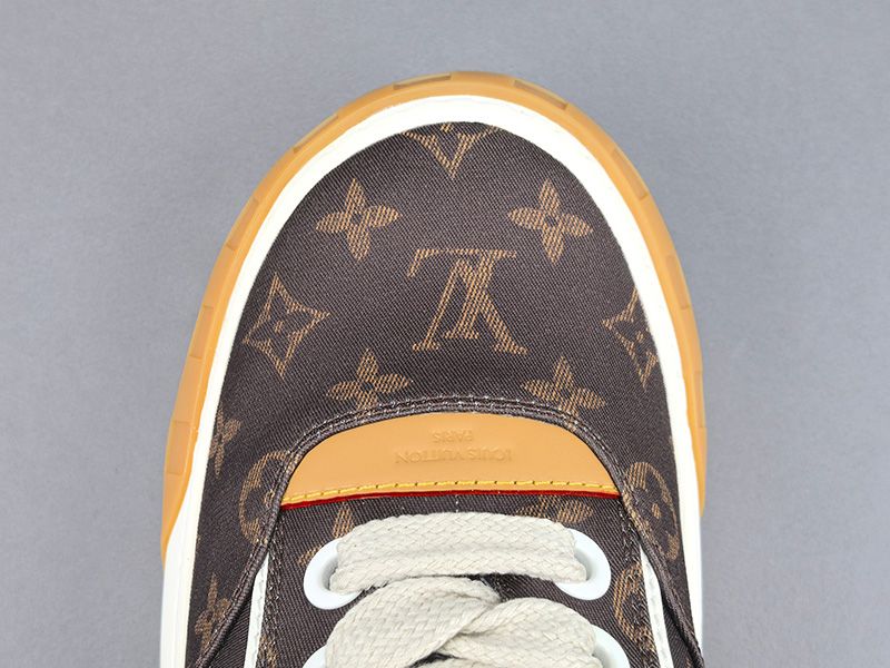 LV Trainer Sneaker 136