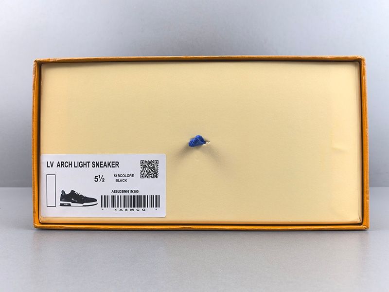 LV Trainer Sneaker 137