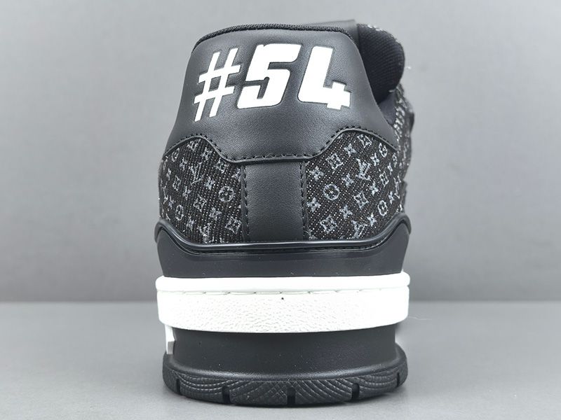 LV Trainer Sneaker 137
