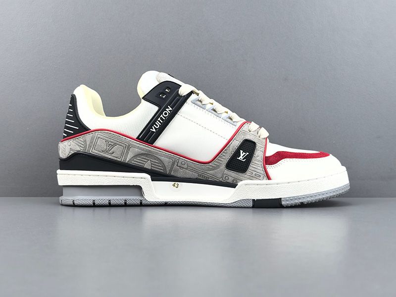 LV Trainer Sneaker 138