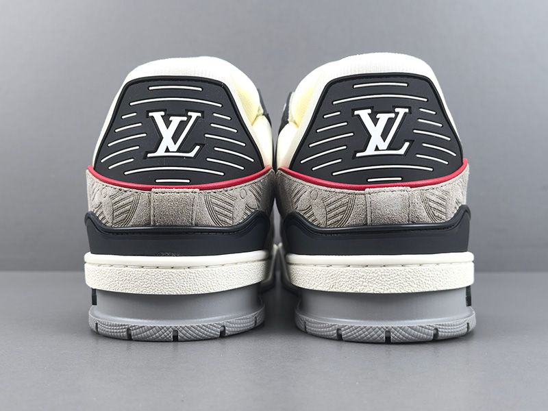 LV Trainer Sneaker 138