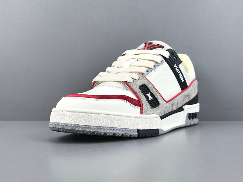 LV Trainer Sneaker 138