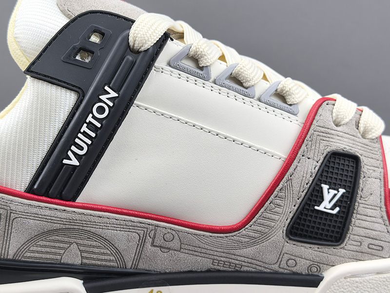 LV Trainer Sneaker 138