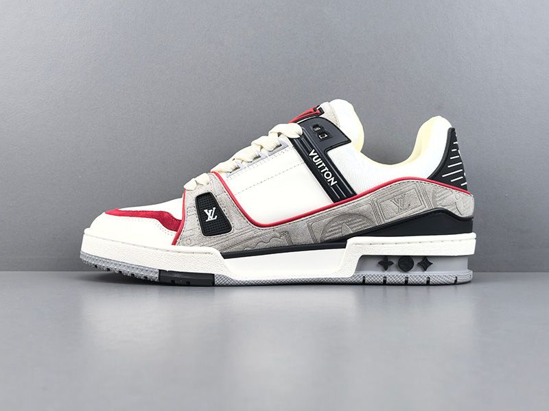LV Trainer Sneaker 140