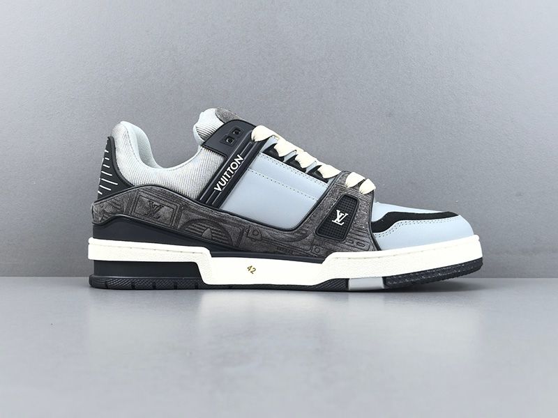 LV Trainer Sneaker 141