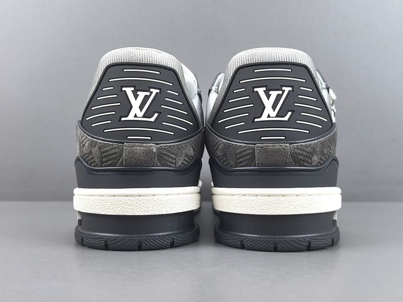 LV Trainer Sneaker 141