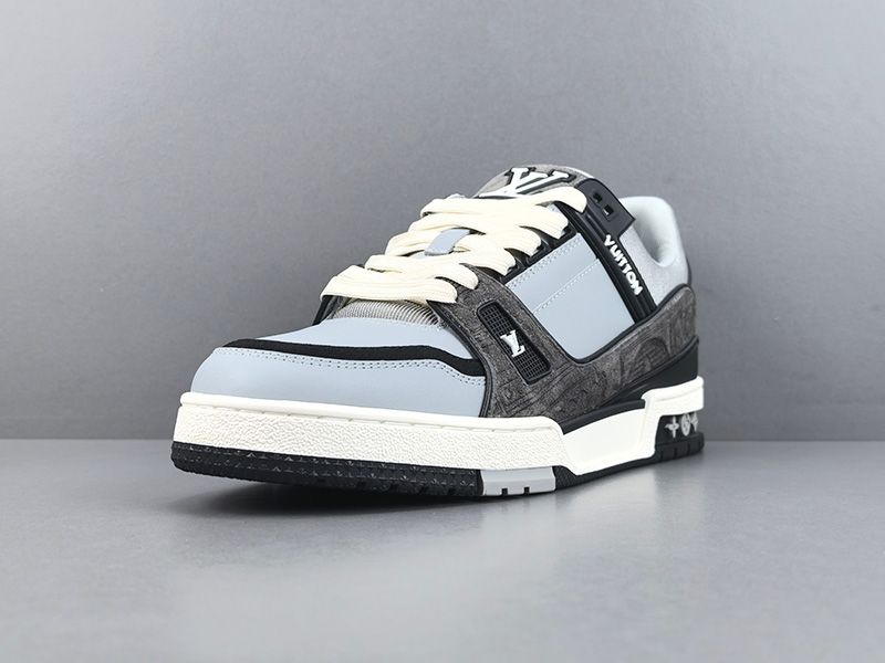 LV Trainer Sneaker 141