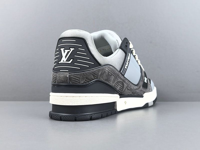 LV Trainer Sneaker 141