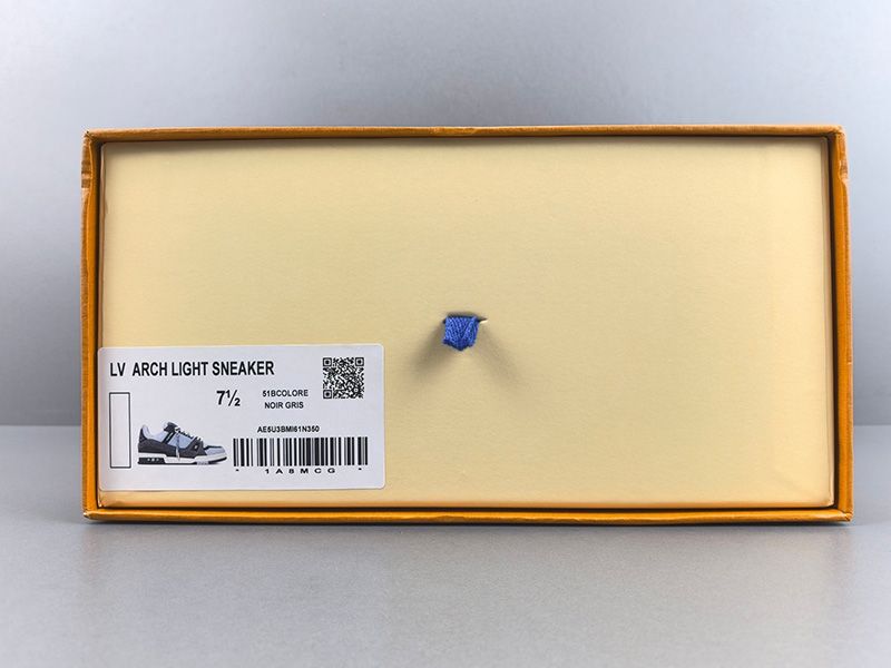 LV Trainer Sneaker 141
